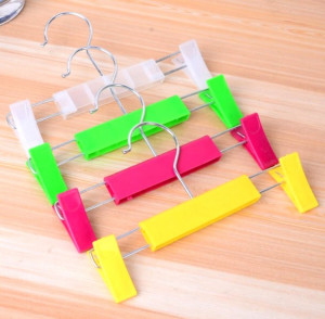 Вешалка детская с зажимами 22 см.1 шт.