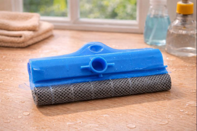 Уважаемые рыбаки!¶¶Сообщаем вам, что навигационная система GPS и пульт дистанционного управления для