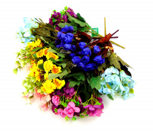 Букет в ассортименте 14-18 бутонов 26*28 см.