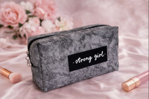 Косметичка женская на молнии 18*9*6 см.1 шт.