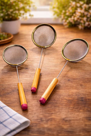 Ситечко с деревянной ручкой 6*20 см.1 шт.