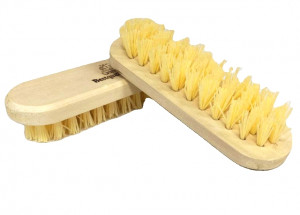 Щетка деревянная жесткая щетина 18*6 см.1 шт.